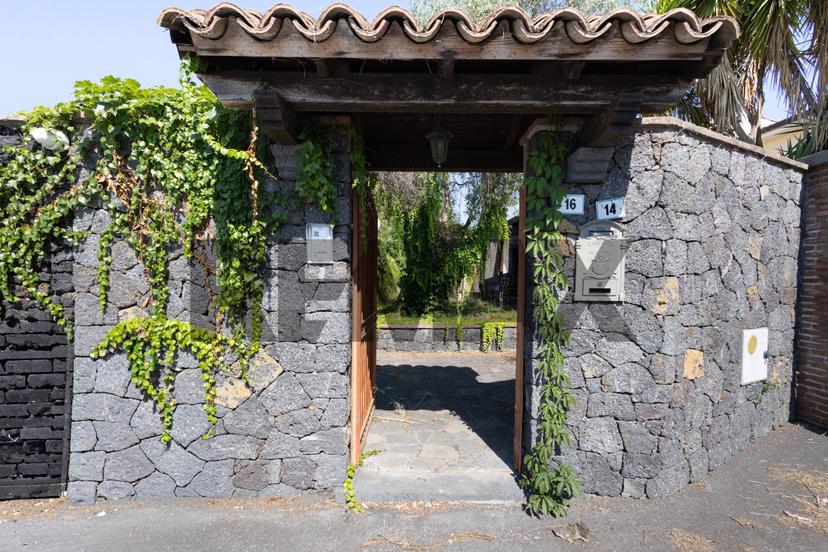 Villa in Via della Costituzione 14, Trecastagni — foto 2 di 5