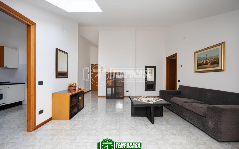 Trilocale in Via Camillo Benso Conte di Cavour 32/d, Grezzago