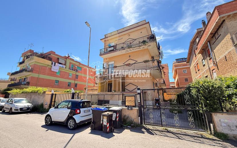 Bilocale in Via Cologno Monzese 61, Roma