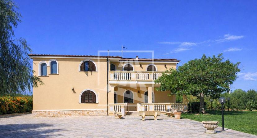 Villa in Via dei Caprifogli 1, Crotone — foto 4 di 5