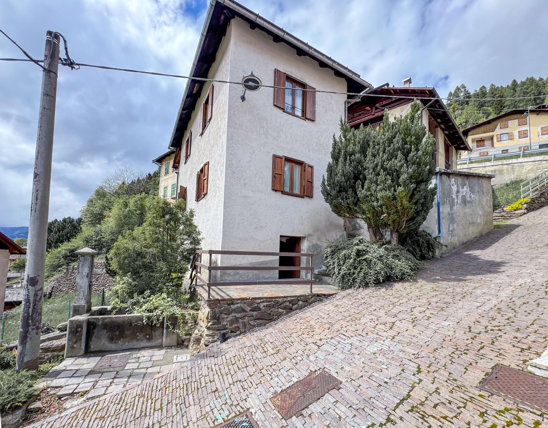 Trilocale in Salita ai Maseri 13, Pellizzano