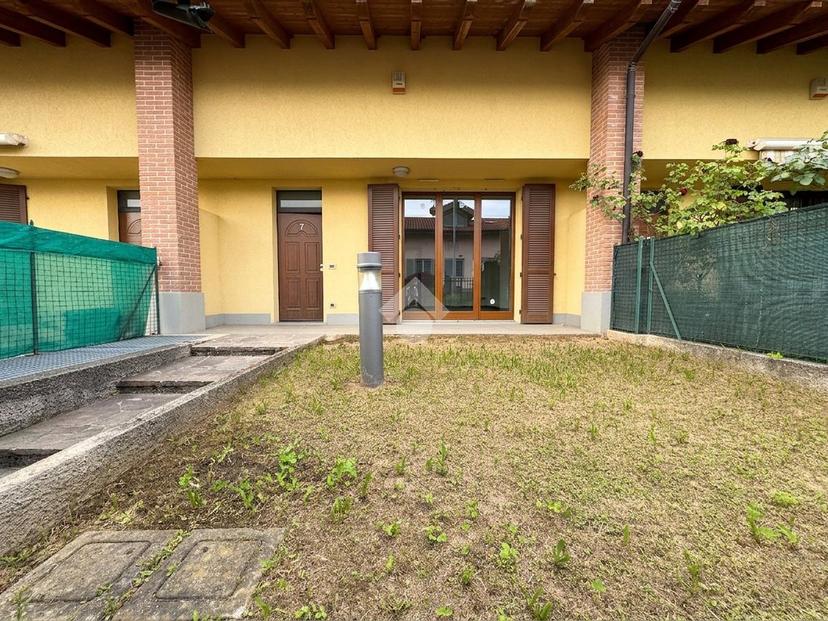 Villa a schiera in Via Don Antonio Brambilla 7, Casatenovo — foto 2 di 5