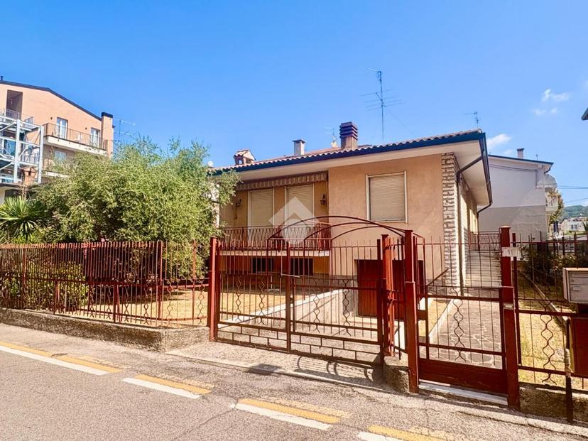 Villa in Via da Verazzano 11, Bardolino — foto 3 di 4