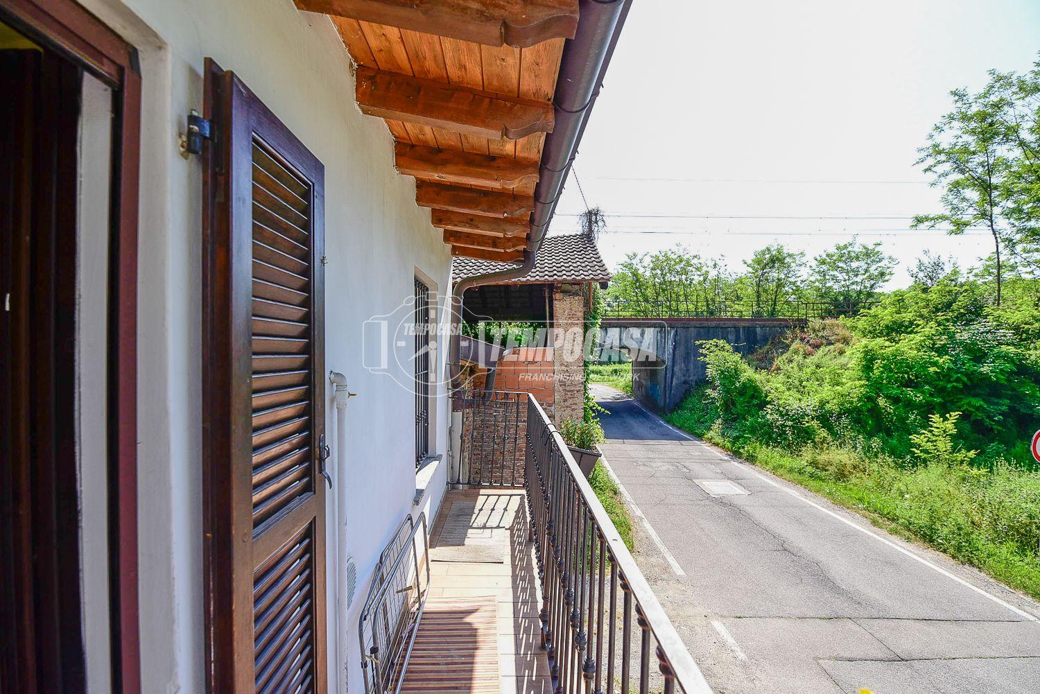 Trilocale in Via Casnate, Navedano 36, Senna Comasco