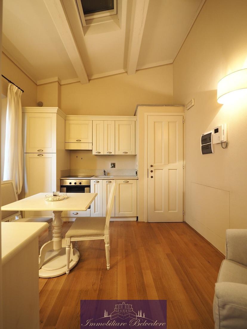 Bilocale in Via Francesco Caracciolo, Firenze