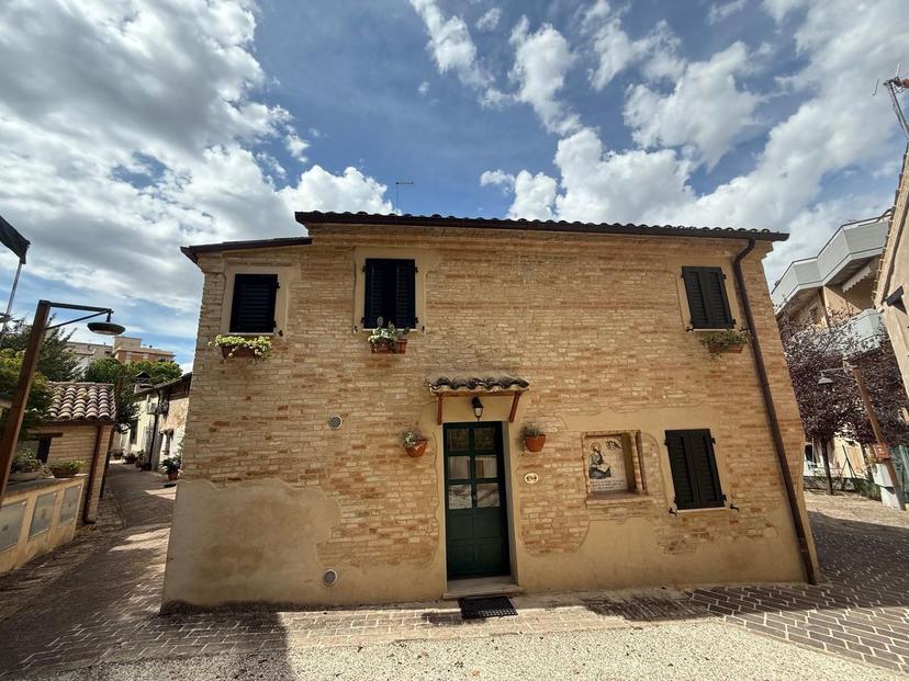 Casa indipendente in Santa Croce, Macerata — foto 4 di 5