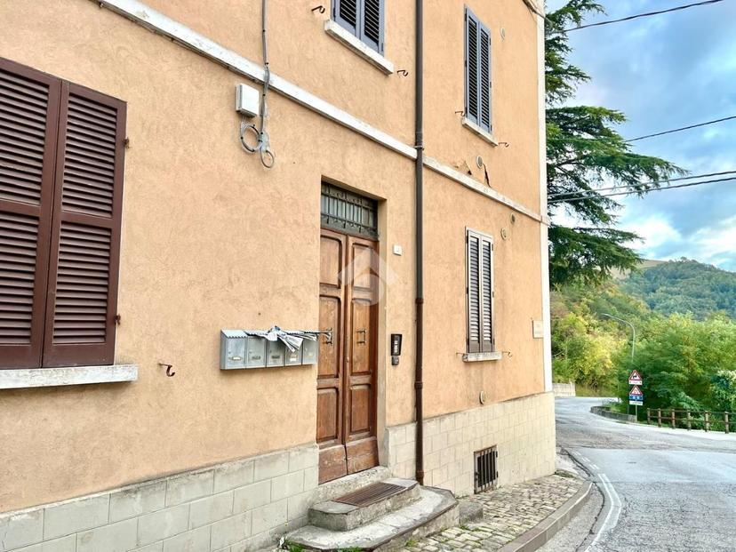 Trilocale in Viale Massaioli, Sassocorvaro Auditore
