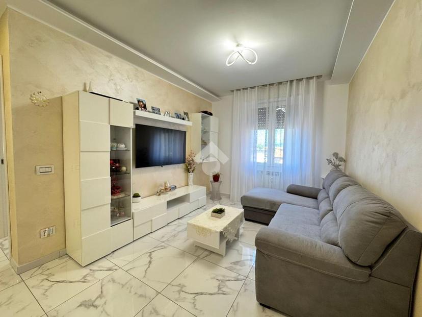 Trilocale in Via Milano 3, Lomagna