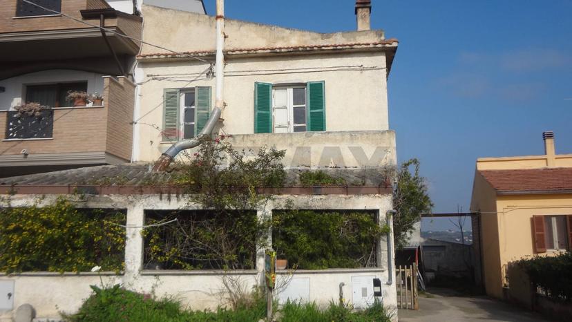 Casa indipendente in C/da Montupoli Avenna 42, Miglianico