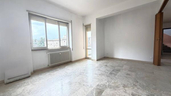 Appartamento in Piazza Benvenuto Cantalamessa 7, Ascoli Piceno — foto 2 di 5