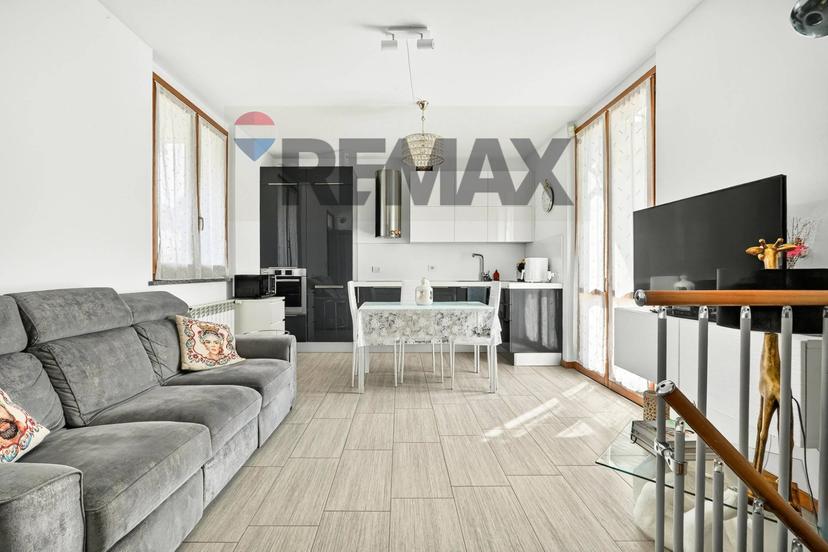 Villa a schiera in Via Magellano 9, Magnago — foto 2 di 5