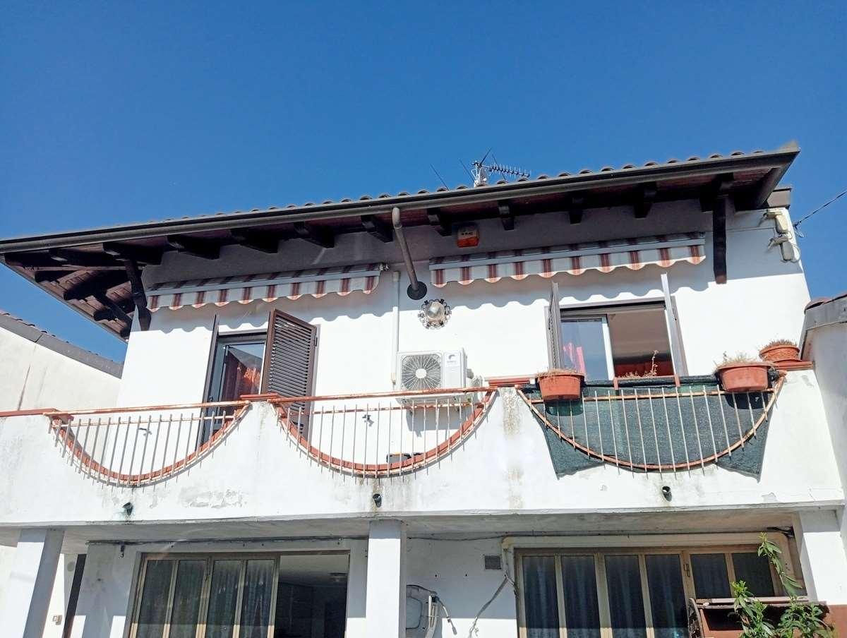 Villa a schiera, San Salvatore Monferrato