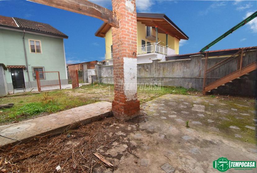 Casa indipendente in Vicolo Ugo Foscolo 4, Bosconero — foto 2 di 5
