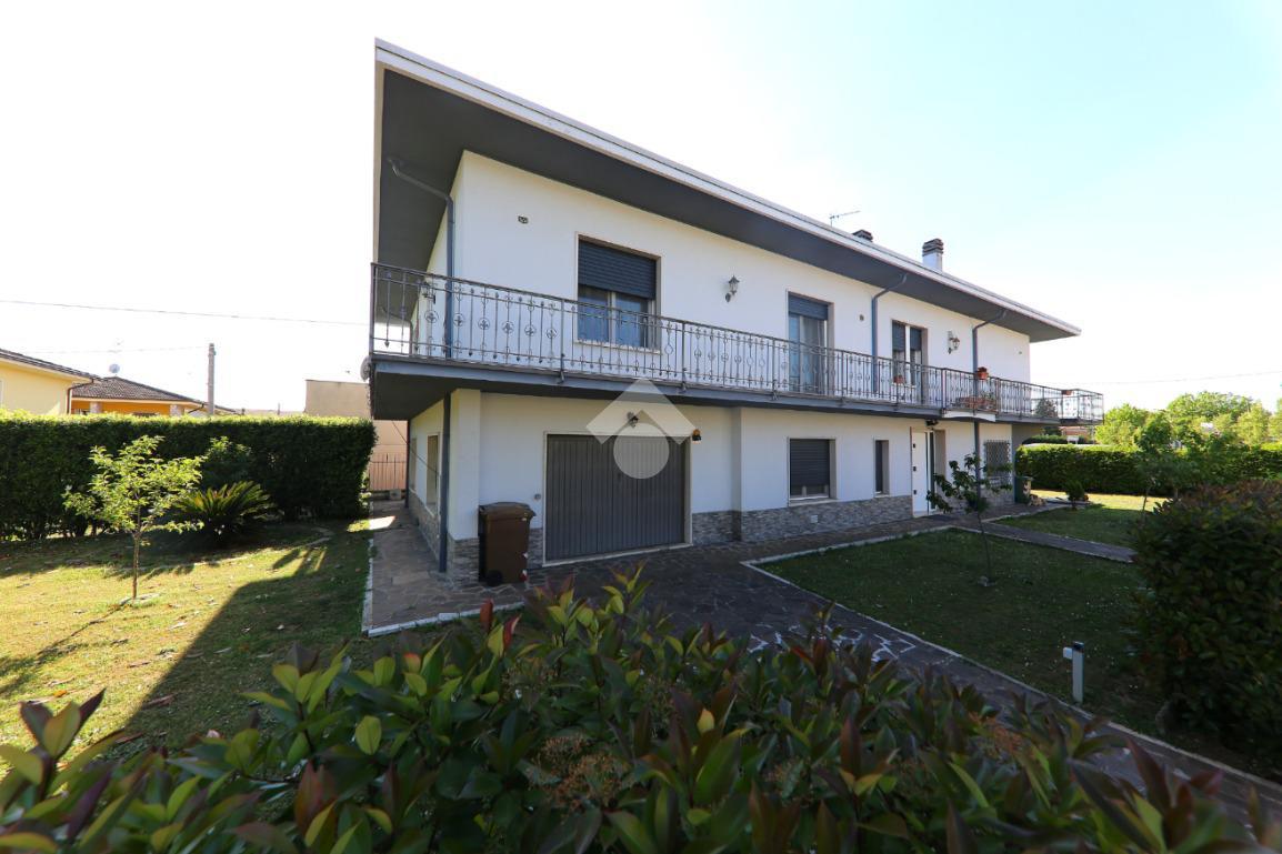 Villa in Via Solferino E San Martino 33, Roverbella
