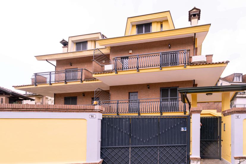Villa bifamiliare in Via degli Aurunci 64, Frosinone — foto 2 di 5