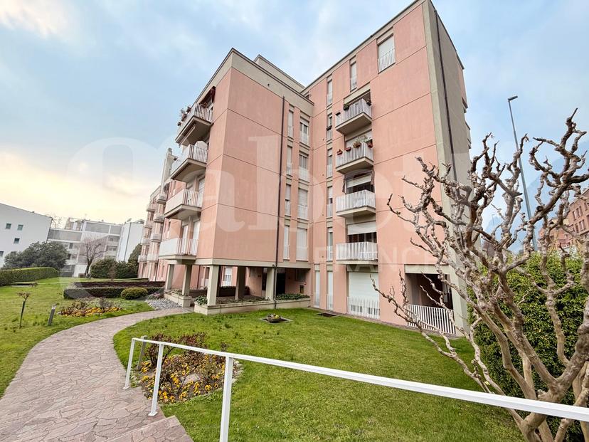 Quadrilocale in Via XI Febbraio 2, Lecco — foto 3 di 5