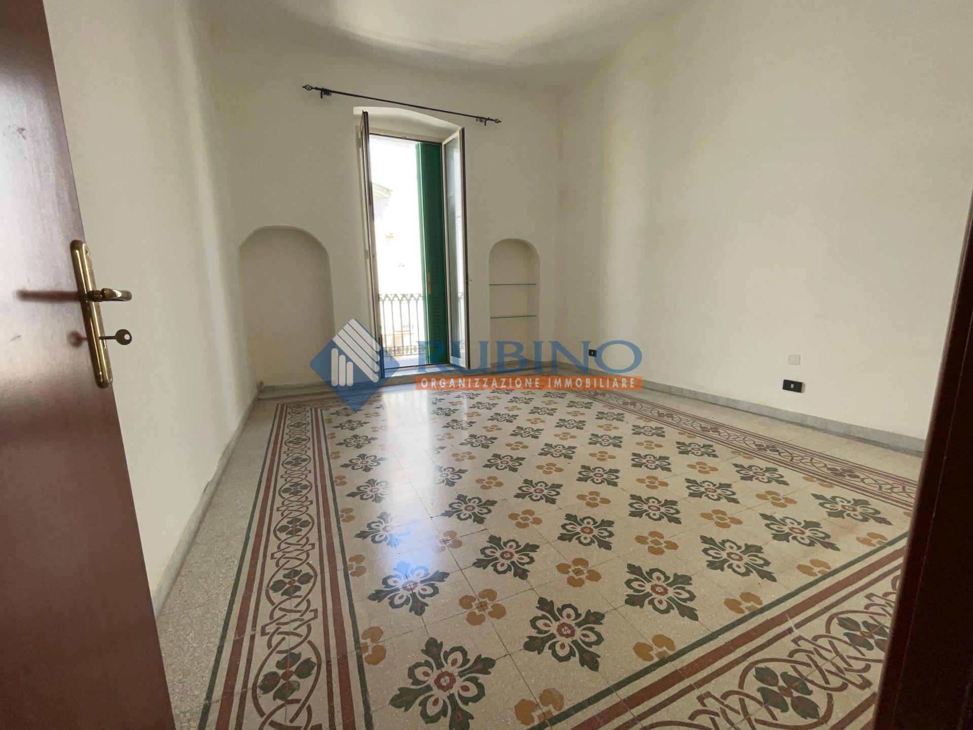Bilocale in Via Lecce 101, Mola di Bari