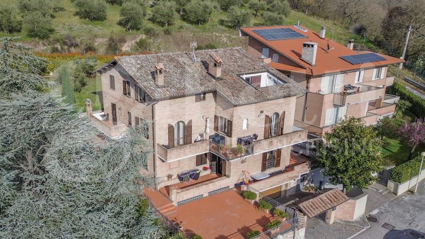 Appartamento in Via Marcello Cervini  21, Gubbio — foto 2 di 5