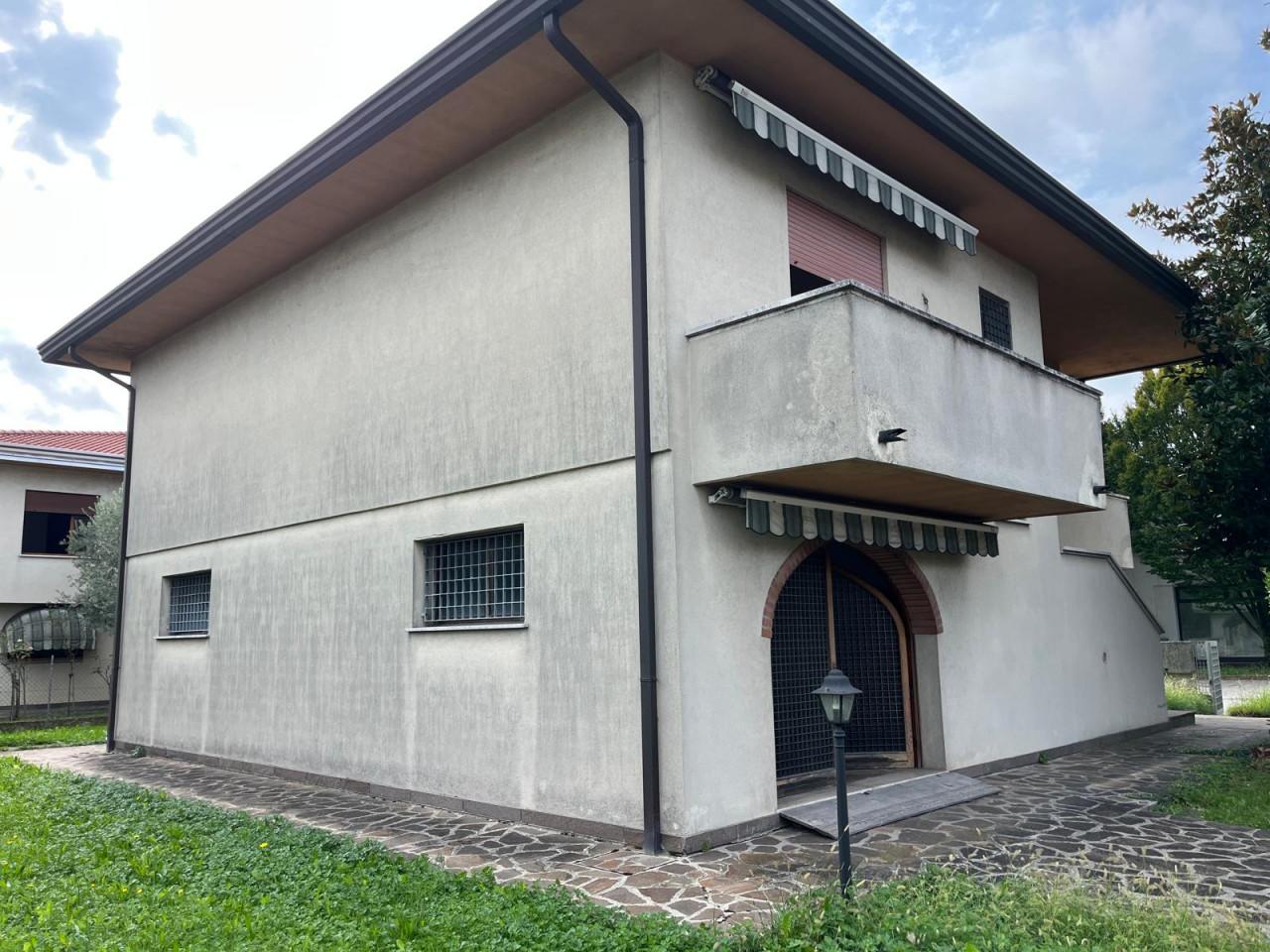 Casa indipendente in Via Fratelli Bandiera, Mestrino