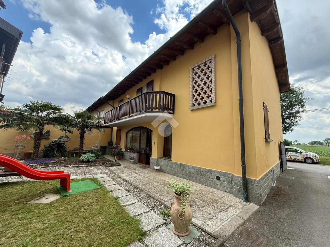 Casa indipendente in Via Pascolo 100, Romano di Lombardia