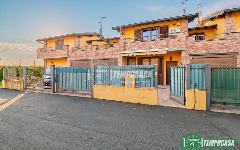 Villa a schiera in Largo Rosario Livatino, Calvenzano 35, Caselle Lurani — foto 2 di 5