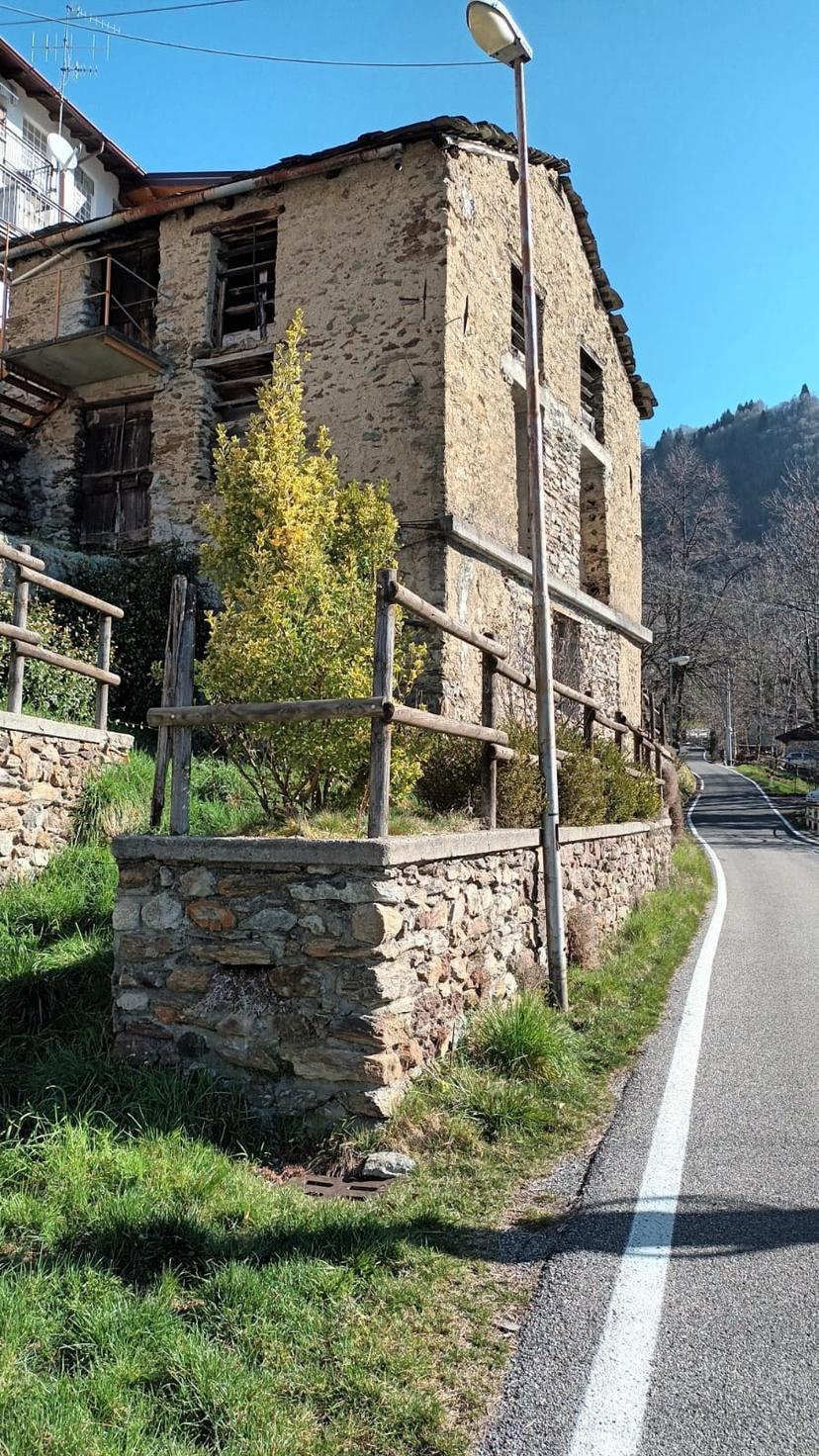 Rustico in Frazione Mornico, Bellano — foto 2 di 5