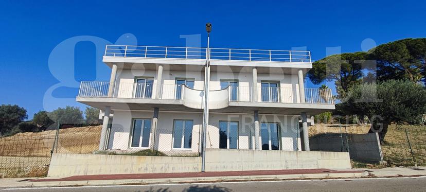 Villa in Via Vascello 17, Tortoreto — foto 3 di 5