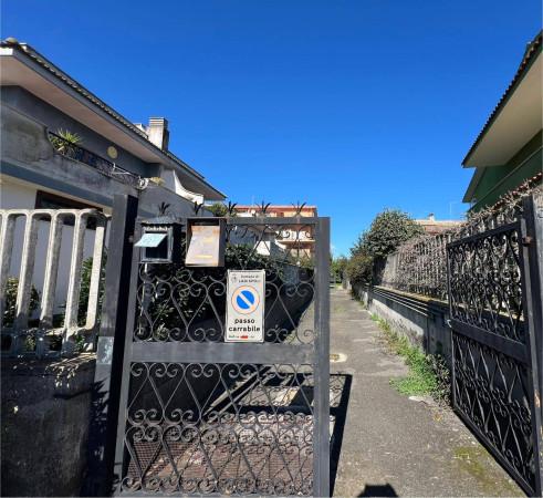 Villa in Via Armando Angelini, Ladispoli