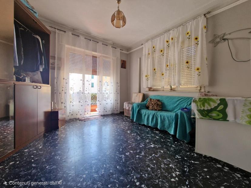 Trilocale, Carrara