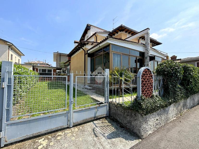 Casa indipendente in Via IV Novembre 2, Passirano — foto 4 di 5