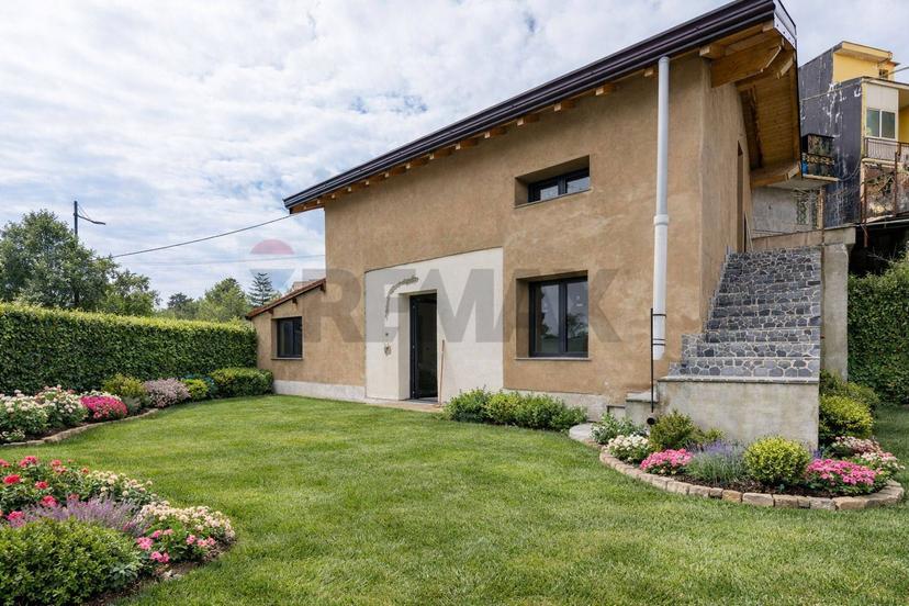 Villa in Via Giacomo Matteotti 51, Aci Sant'Antonio — foto 2 di 5