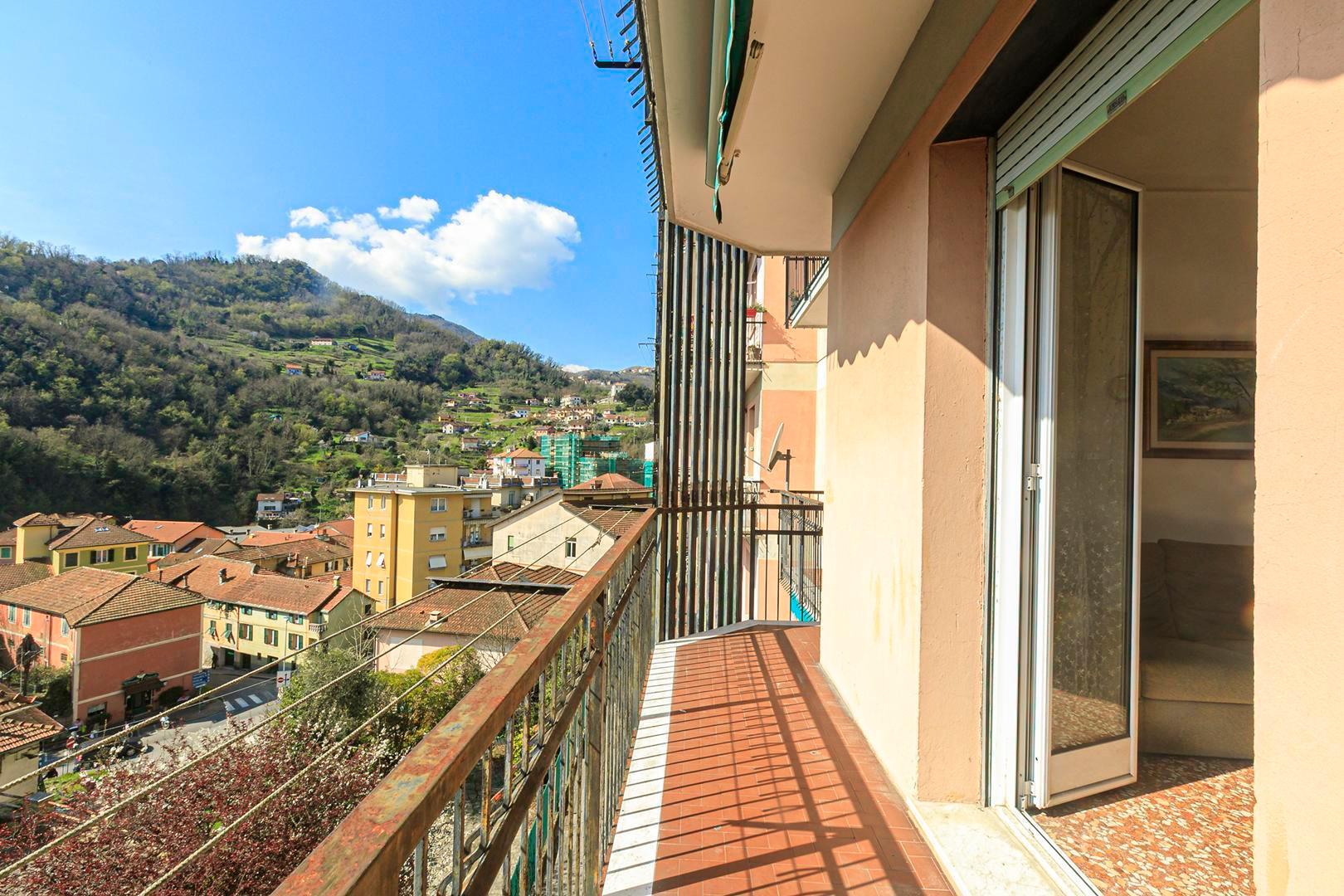 Appartamento in Via Circonvallazione 5, Campomorone