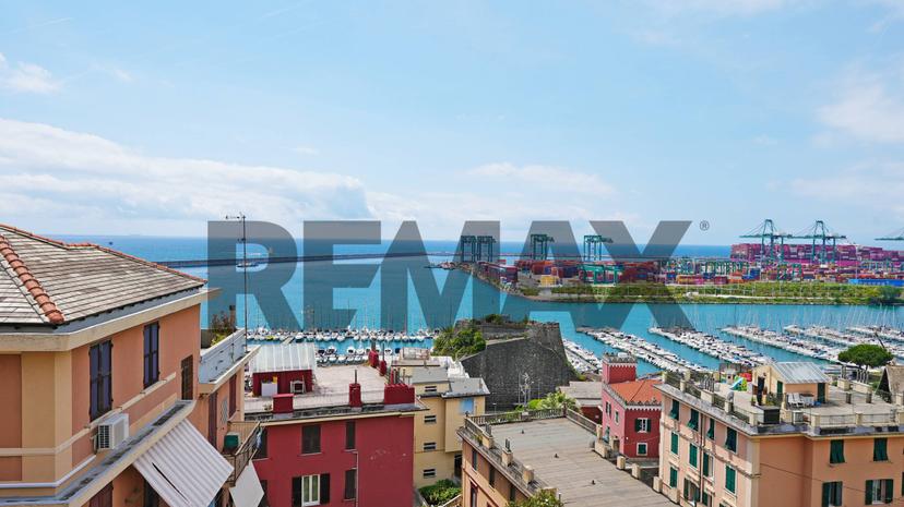 Appartamento in Via Loano 23 B, Genova