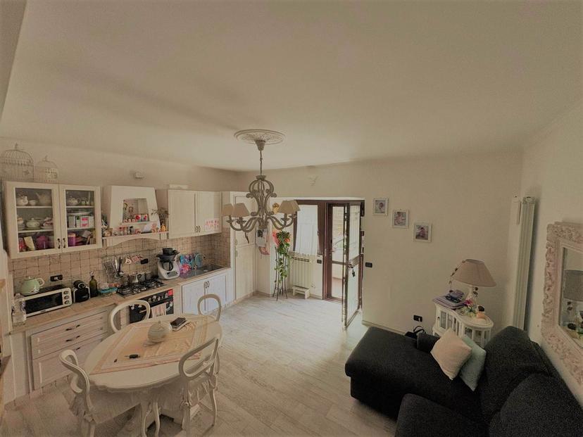 Casa indipendente in Via Umbria, Viterbo — foto 3 di 5
