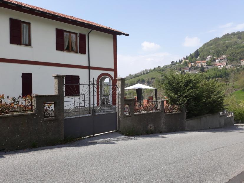 Appartamento in Via Busalla, Crocefieschi — foto 3 di 5