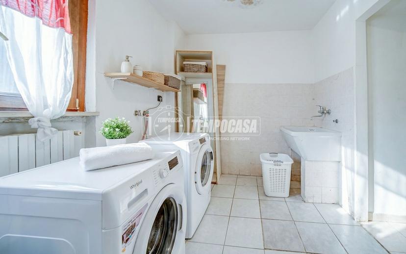 Casa indipendente in Via Vittorio Veneto, Caronno Varesino — foto 3 di 5