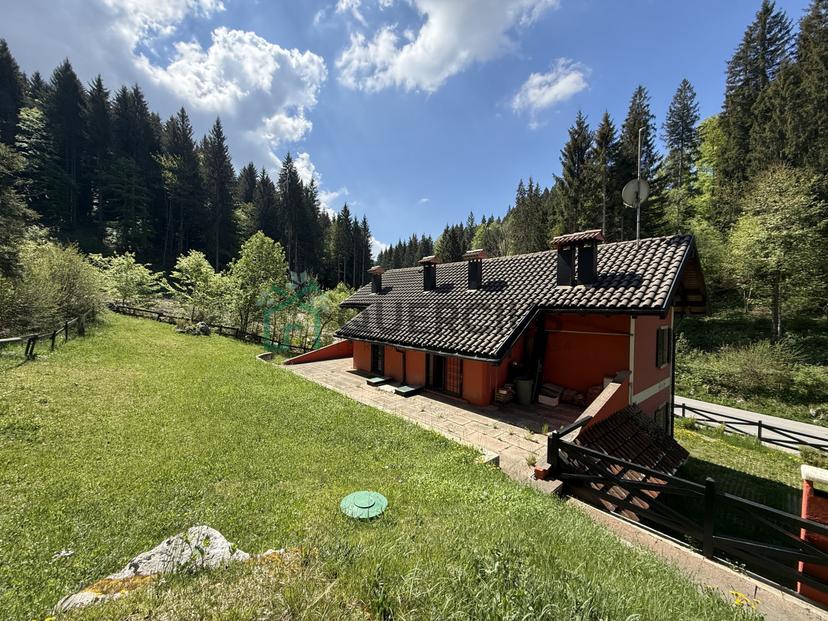 Villa in Via Magnaboschi, Roana — foto 5 di 5
