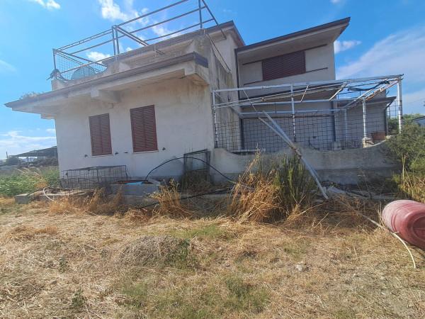 Villa in Viale delle Sorgenti, Sellia Marina
