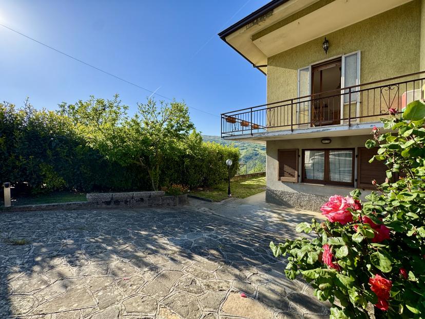Villa in Via al Lago, 15, Varsi — foto 3 di 5