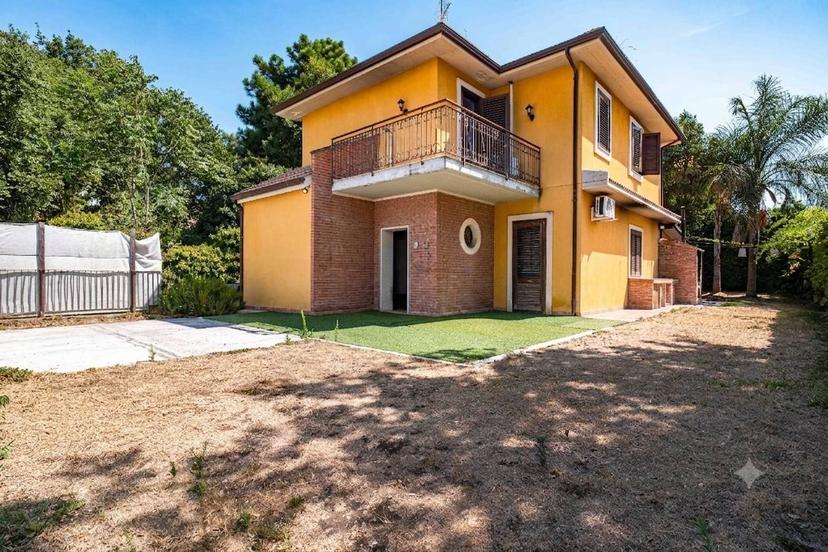 Villa in Via Eduardo De Amicis 16, Trecastagni