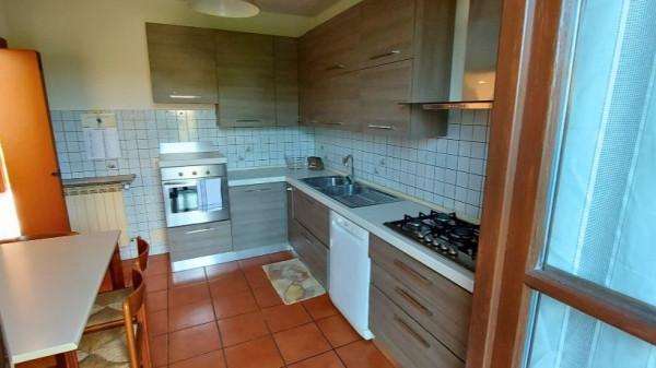 Villa bifamiliare in Via Don Guanella, Angera — foto 3 di 5