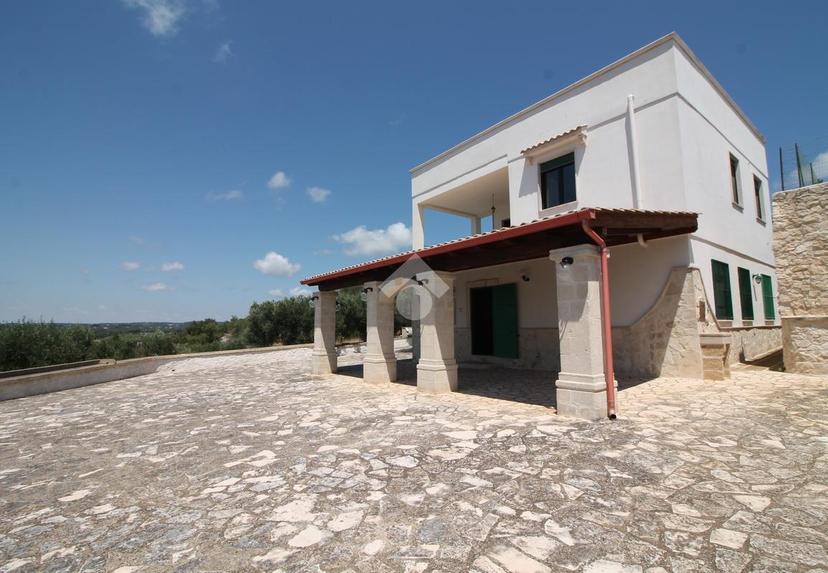 Villa, Ostuni