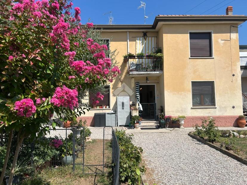 Villa in Via Dolci 11, Peschiera del Garda — foto 3 di 5