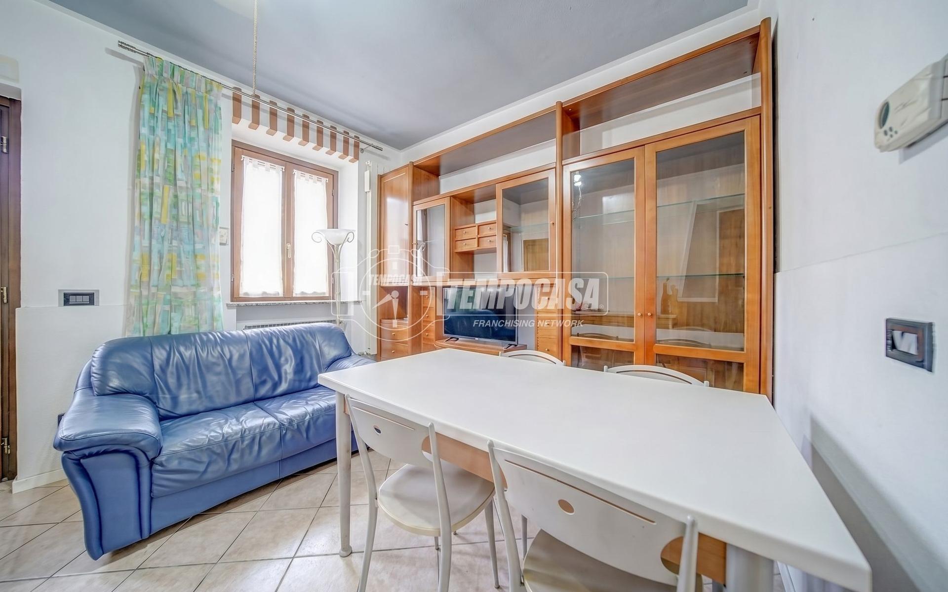 Casa indipendente in Via Cesare Battisti 13, Carnago