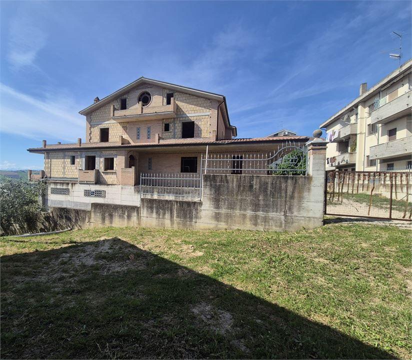 Villa, Castilenti — foto 4 di 5
