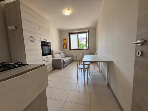 Bilocale in Via Giuseppe Parini 6, Turate