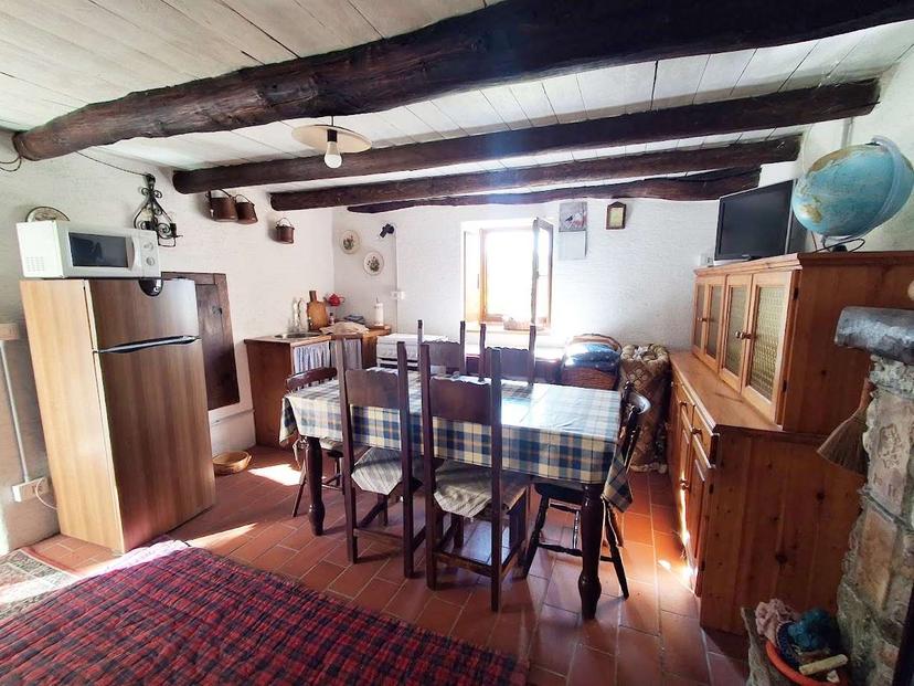 Baita in Località Montagna, Montemezzo