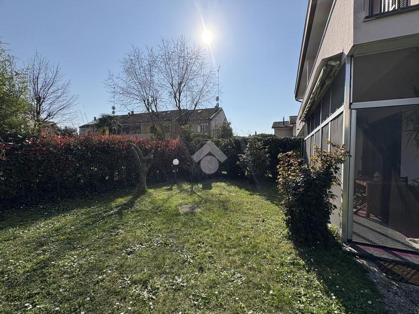 Villa in Via G. Carducci 27, Siziano — foto 4 di 5