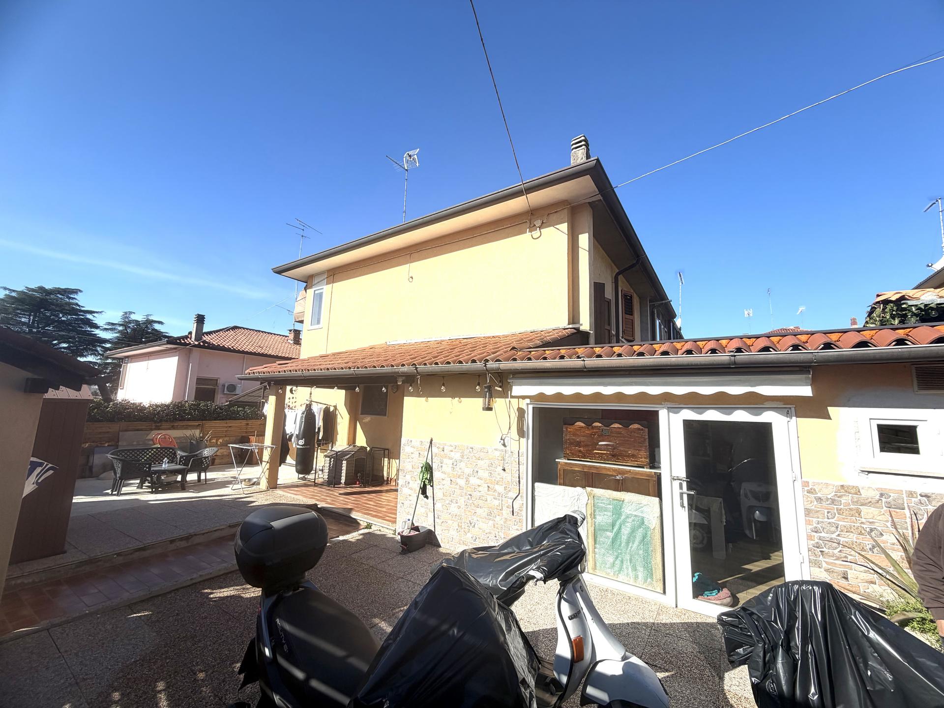 Villa a schiera, Monfalcone