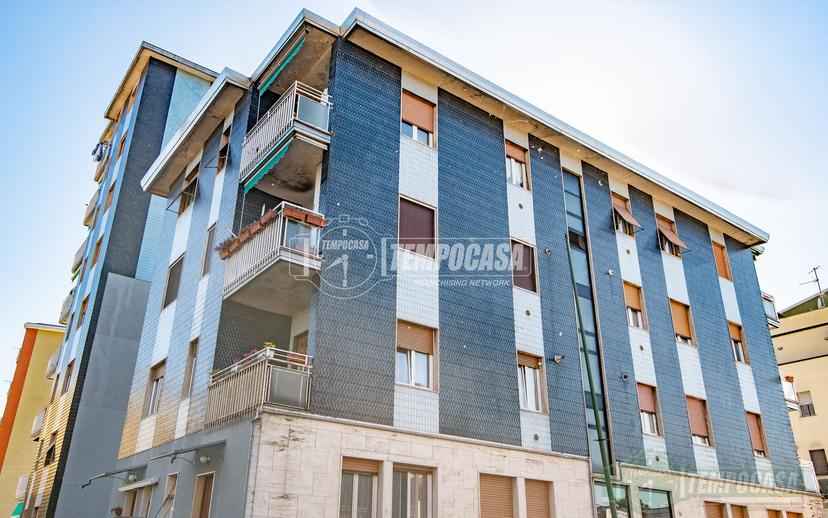 Trilocale in Via San Maurizio al Lambro 28, Sesto San Giovanni — foto 2 di 5